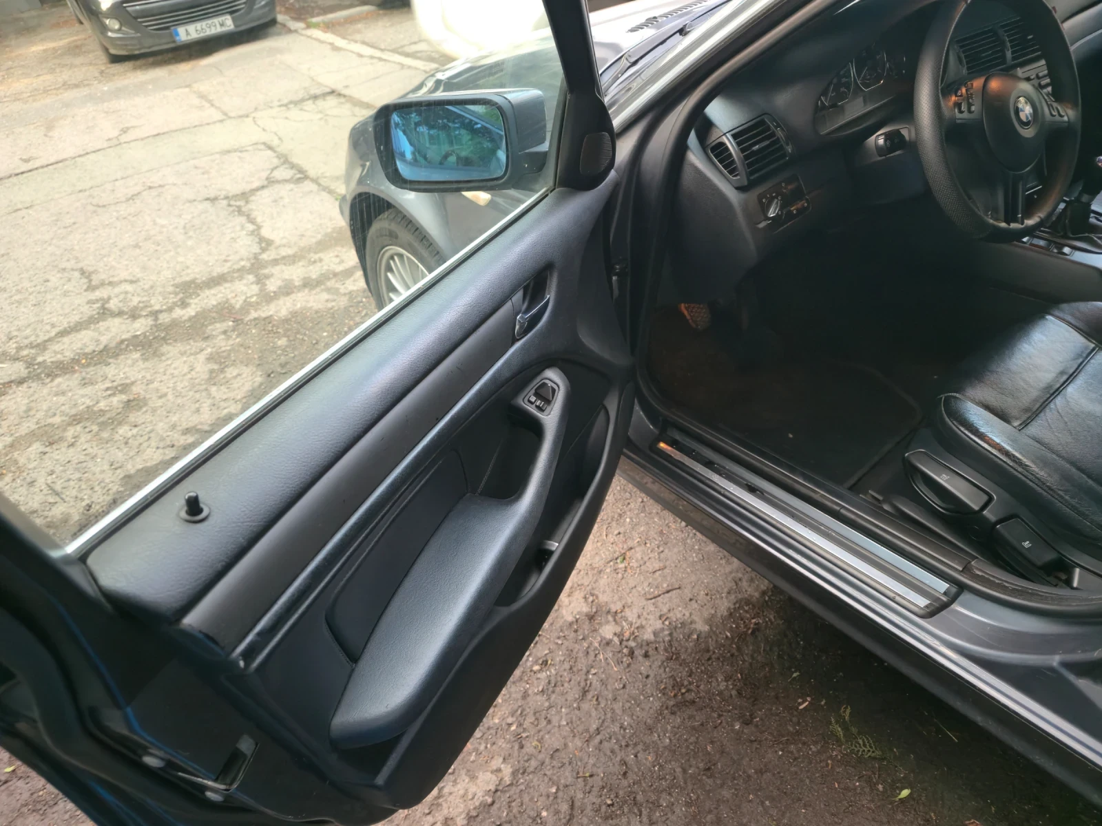 BMW 325 Xi M-tech Газ, снимка 10 - Автомобили и джипове - 54858691