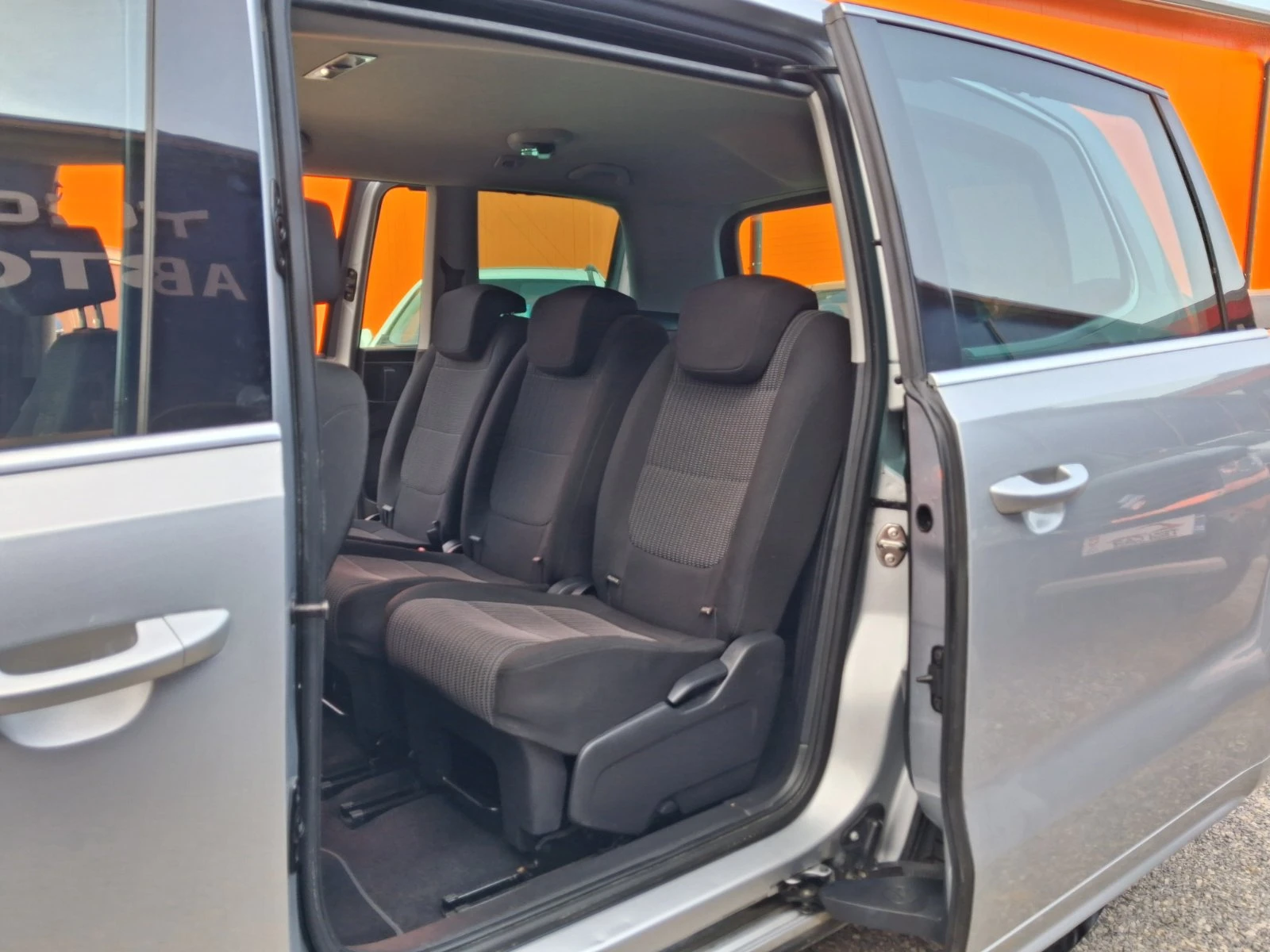 Seat Alhambra 2.0 TDI Style 4Drive, снимка 13 - Автомобили и джипове - 55134104