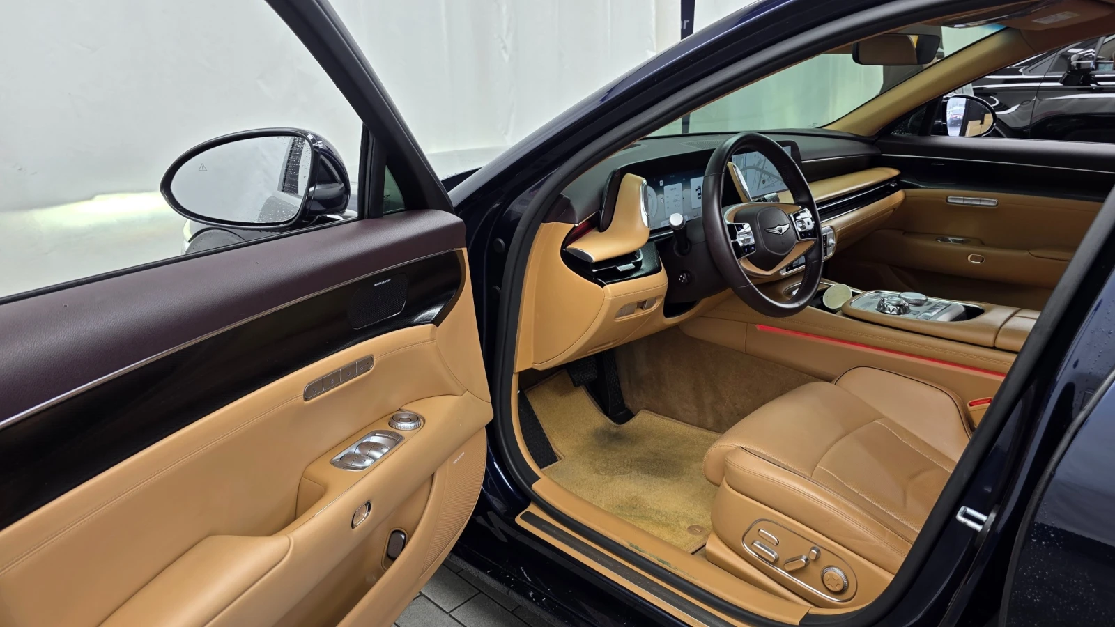 Genesis G90 3.5 Turbo AWD, снимка 8 - Автомобили и джипове - 55561704