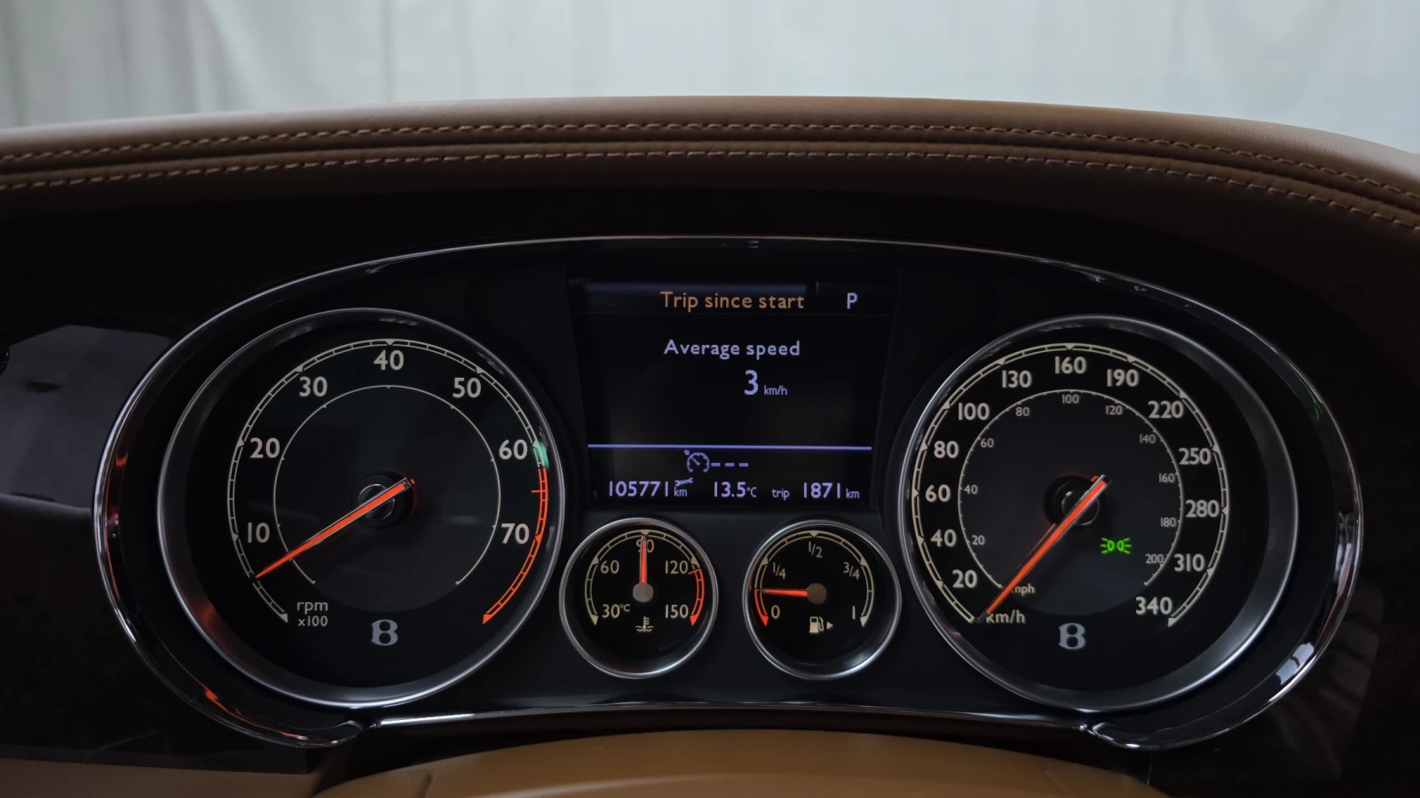 Bentley Continental gt W12* МАСАЖ* SOFT CLOSE* ЕЛ. БАГАЖНИК* КРАЙНА ЦЕНА, снимка 8 - Автомобили и джипове - 55593633