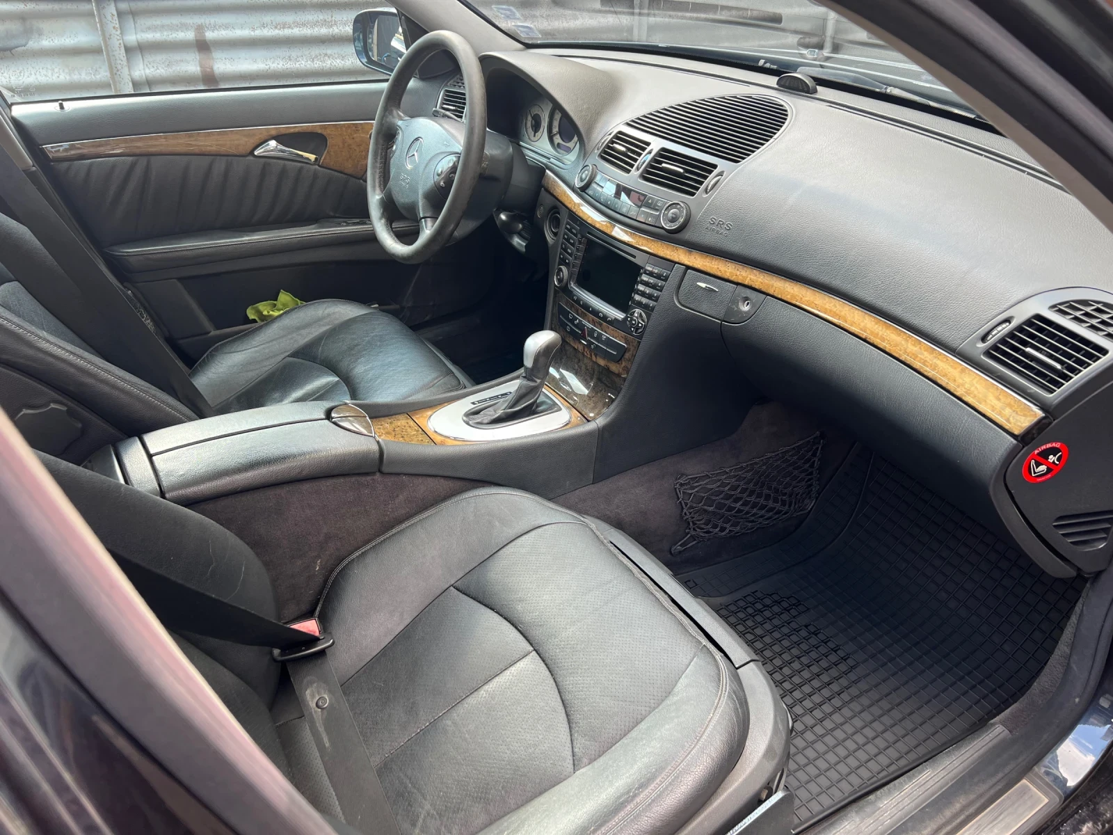 Mercedes-Benz E 270, снимка 7 - Автомобили и джипове - 55619063