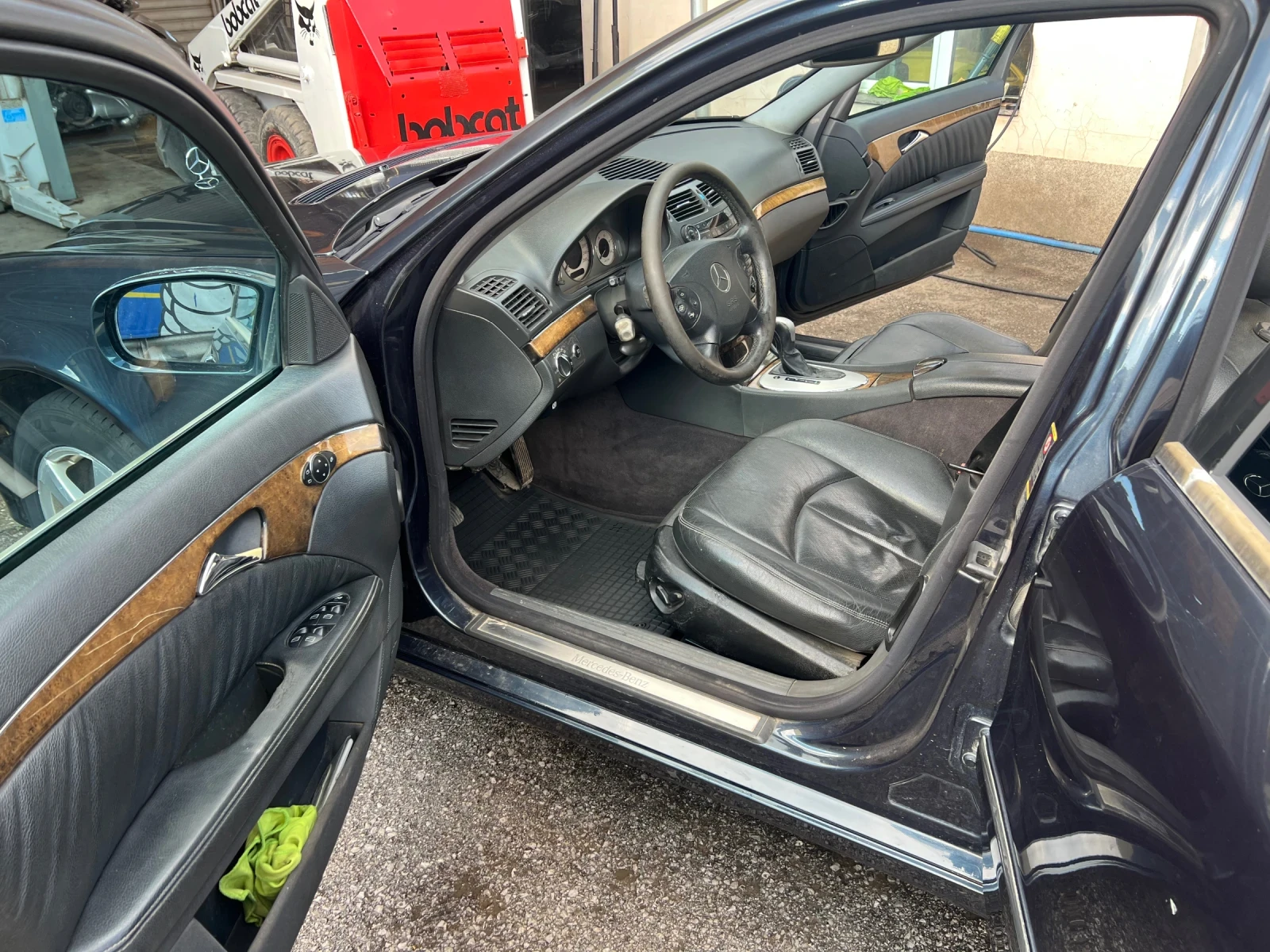 Mercedes-Benz E 270, снимка 10 - Автомобили и джипове - 55619063