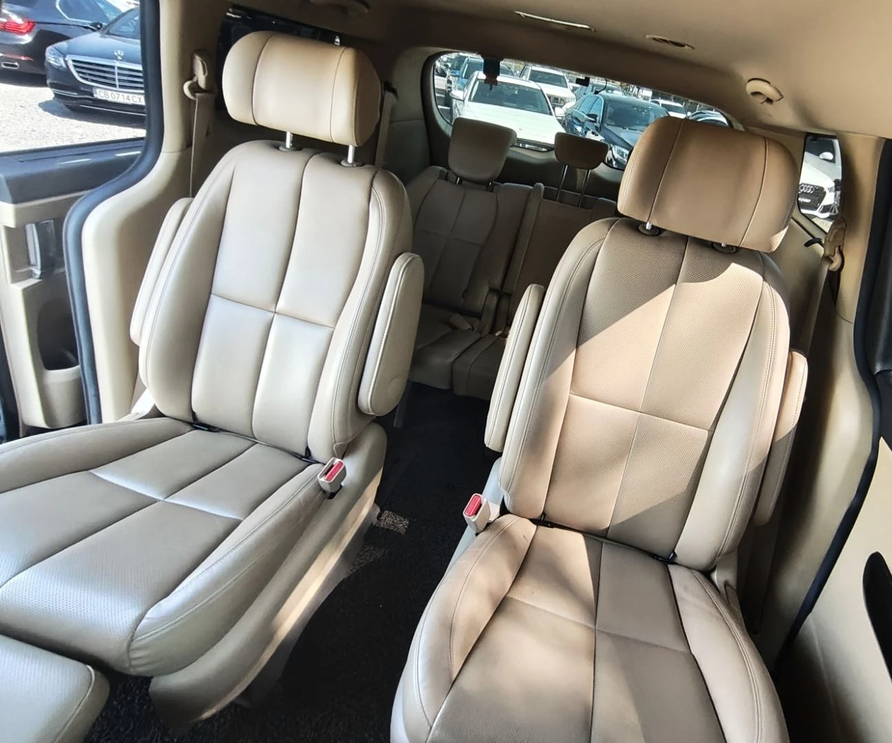 Kia Carnival 2.2CRDI-LIMOUSINE-187, 001 KM!, снимка 12 - Автомобили и джипове - 55920297