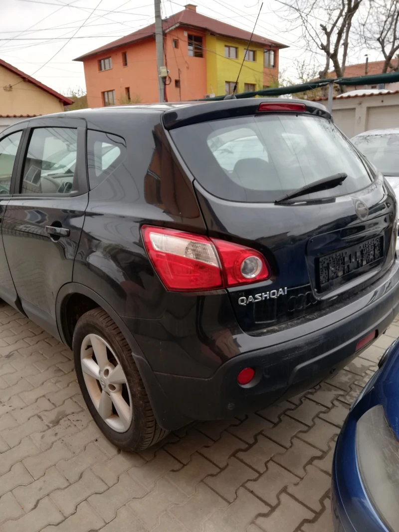Nissan Qashqai 1.6 БЕНЗИН КЛИМАТРОНИК, ПАНОРАМА , снимка 2 - Автомобили и джипове - 49935173