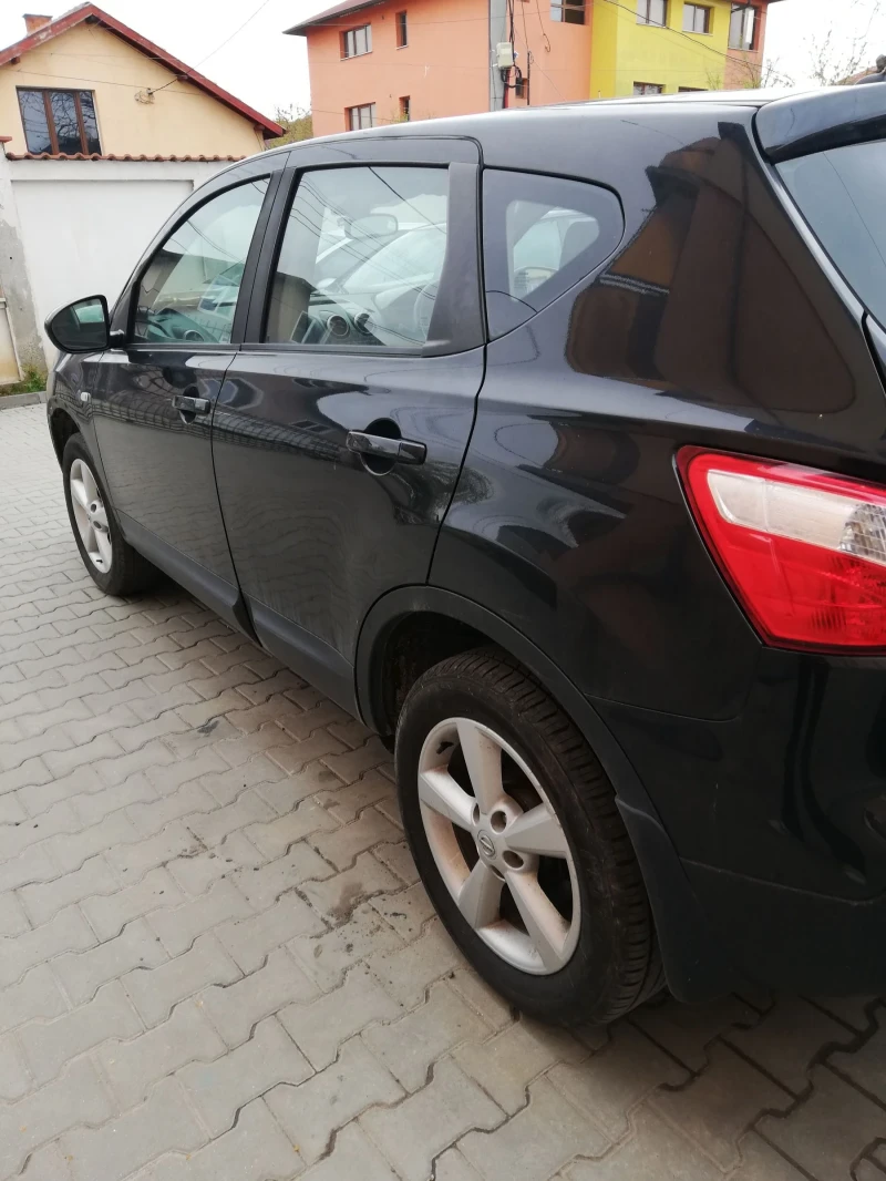 Nissan Qashqai 1.6 БЕНЗИН КЛИМАТРОНИК, ПАНОРАМА , снимка 11 - Автомобили и джипове - 49935173