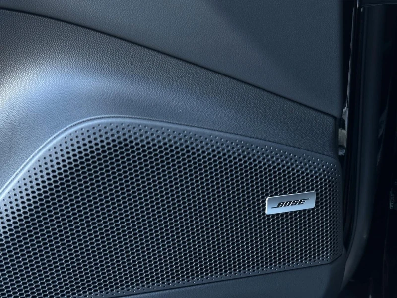 Porsche Macan ELECTRIC/BOSE/MATRIX/PANO/360/, снимка 9 - Автомобили и джипове - 53172851