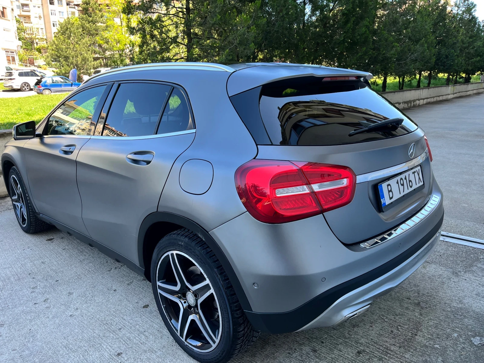 Mercedes-Benz GLA 220 4-Matic, Bi-xenon, panorama, камера, сив МАТ - изображение 8