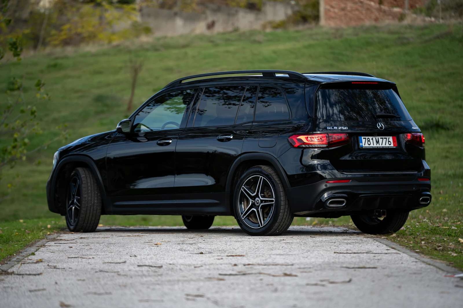 Mercedes-Benz GLB 250 4Matic AMG PACK - изображение 4