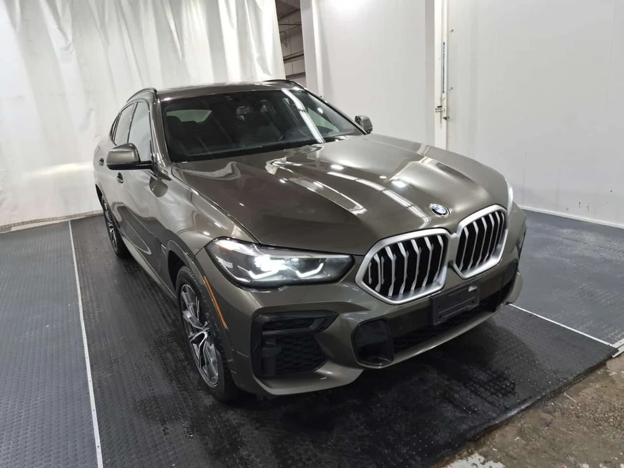 BMW X6 * XDRIVE40I * ПАНОРАМА* 360 КАМЕРА* , снимка 2 - Автомобили и джипове - 54215315
