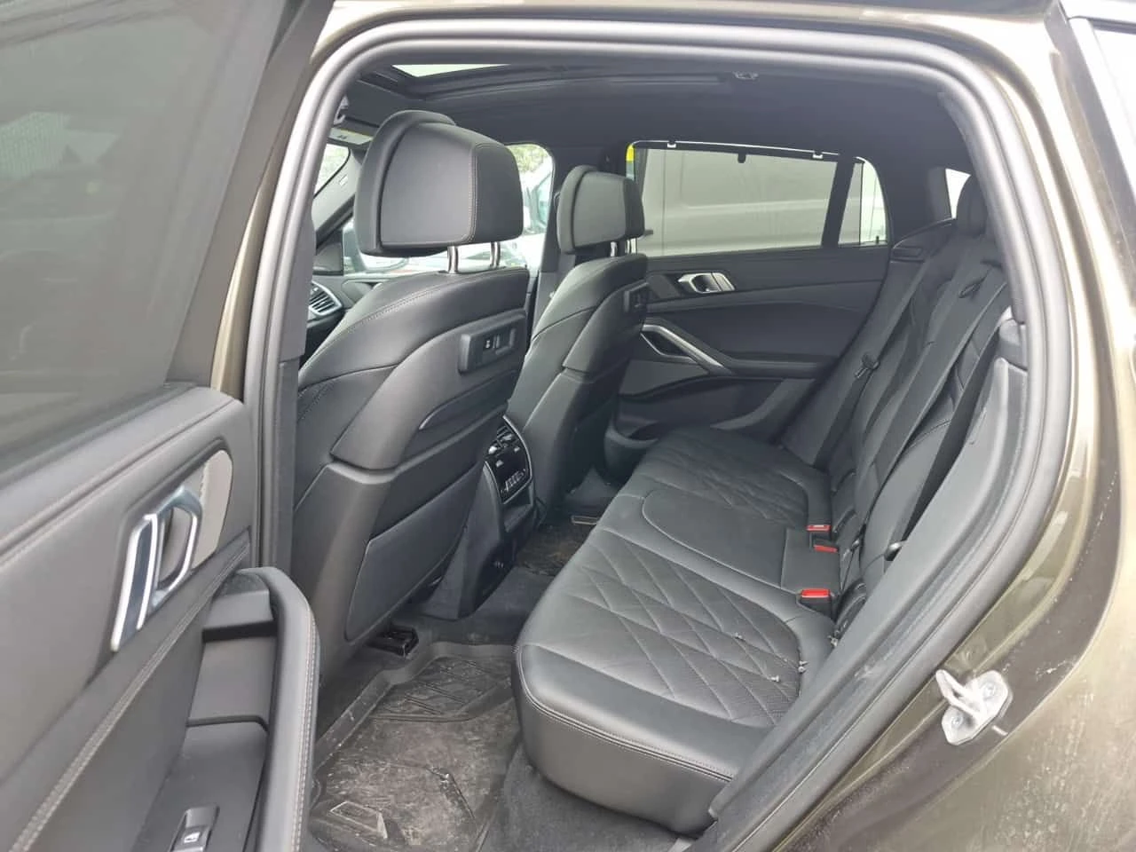 BMW X6 * XDRIVE40I * ПАНОРАМА* 360 КАМЕРА* , снимка 14 - Автомобили и джипове - 54215315