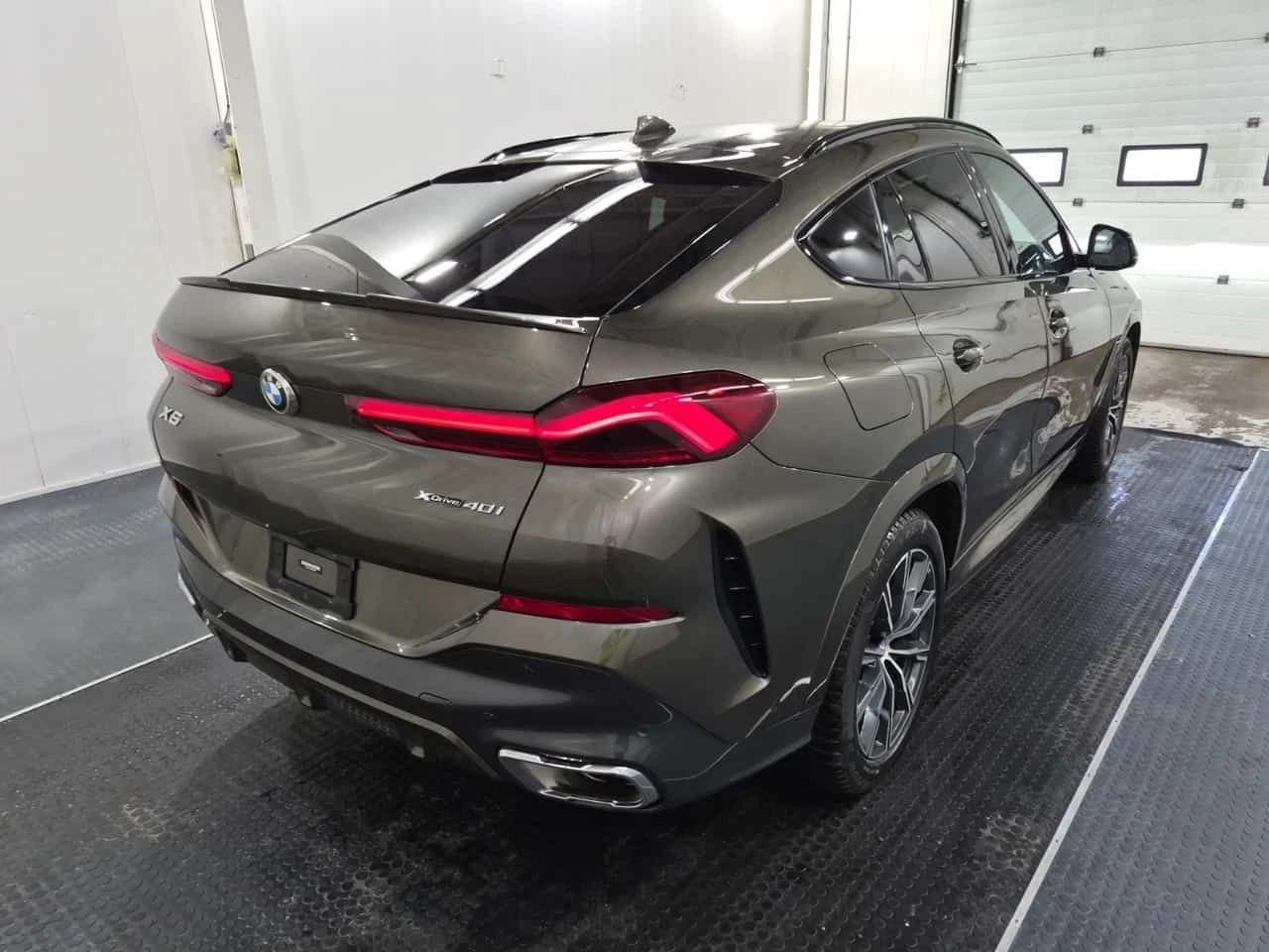 BMW X6 * XDRIVE40I * ПАНОРАМА* 360 КАМЕРА* , снимка 3 - Автомобили и джипове - 54215315