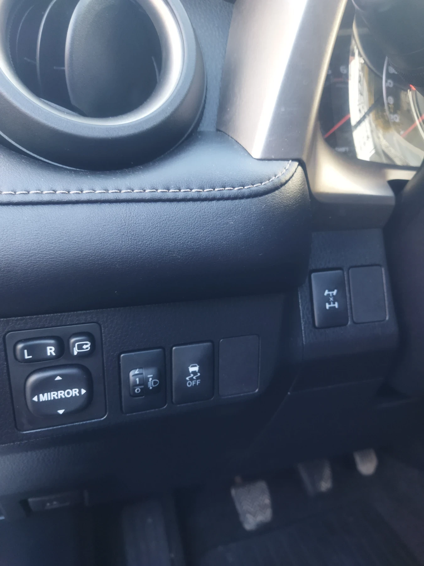 Toyota Rav4 2.2 куб.м., 150 к.с., d4d, 4x4 , снимка 7 - Автомобили и джипове - 54358497