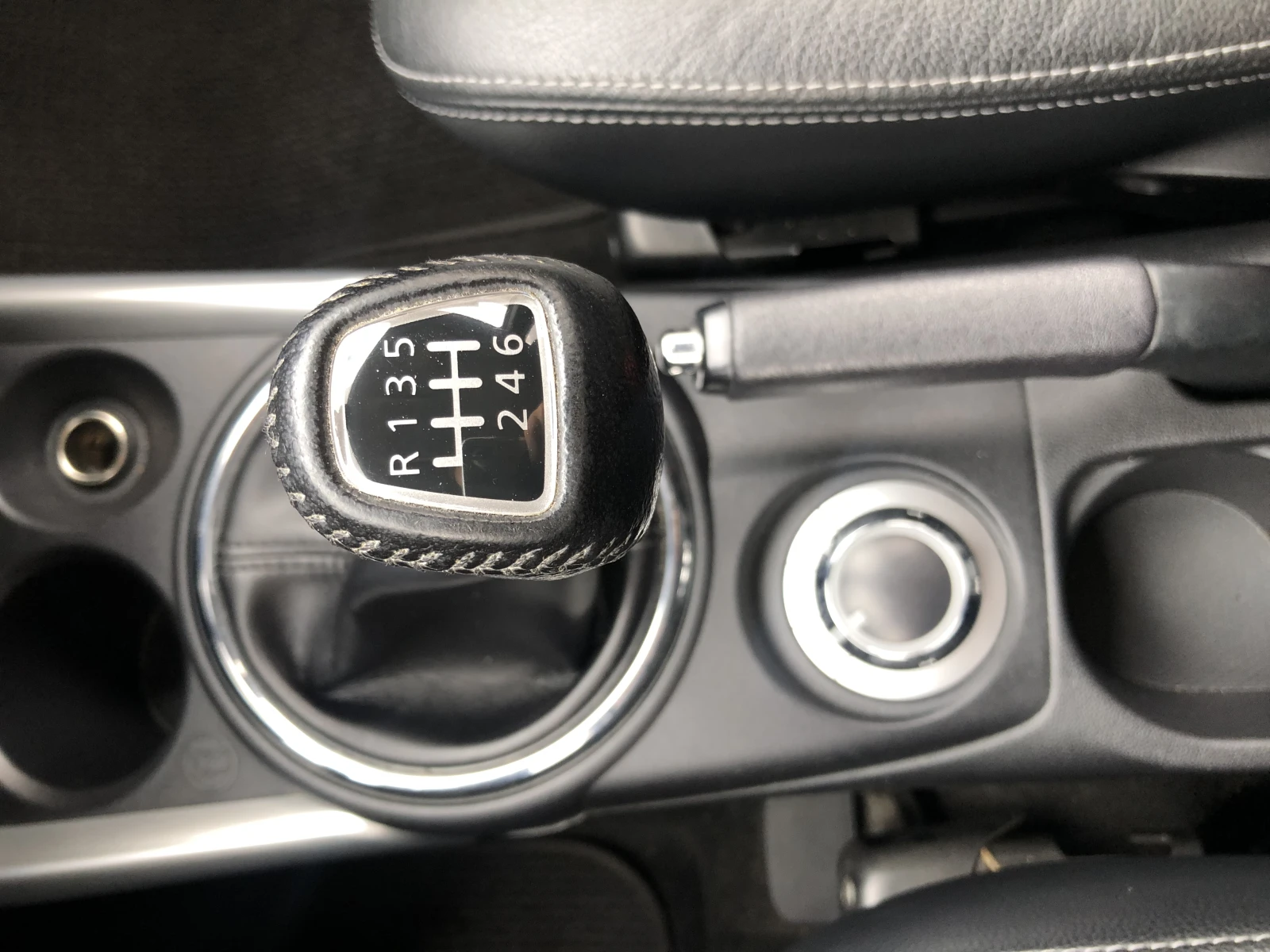 Peugeot 4008 1.8, 4x4, снимка 12 - Автомобили и джипове - 54386038