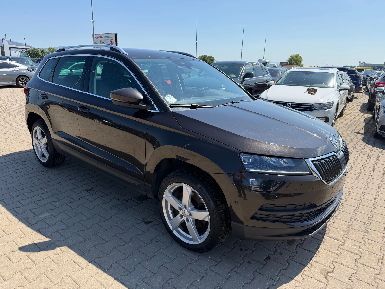 Skoda Karoq 1.6TDI AVTOMAT/NAVI/KAMERA EURO 6, снимка 4 - Автомобили и джипове - 55361890