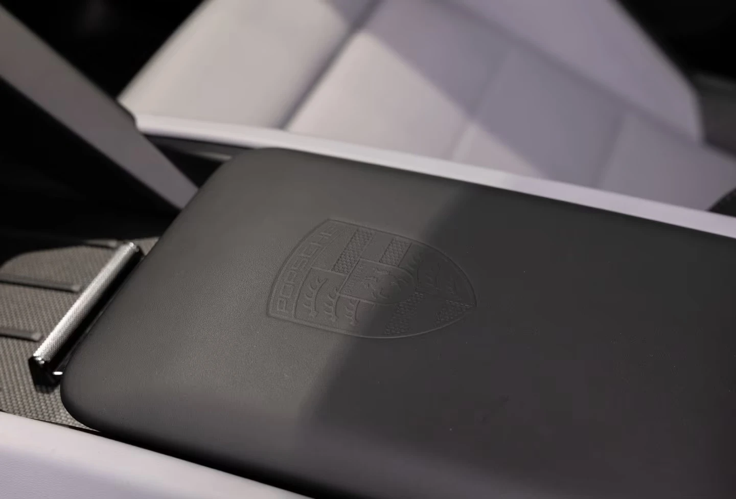 Porsche Cayenne Turbo Electric/BURMESTER/360 /HEAD UP/PANORAMA/, снимка 15 - Автомобили и джипове - 55662706