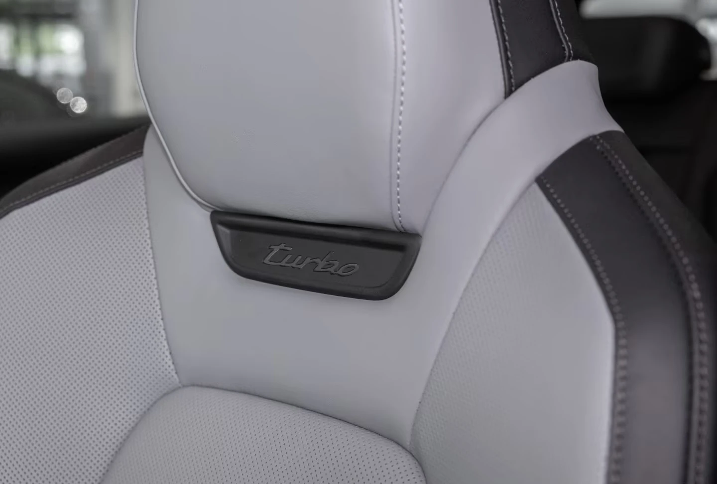 Porsche Cayenne Turbo Electric/BURMESTER/360 /HEAD UP/PANORAMA/, снимка 13 - Автомобили и джипове - 55662706
