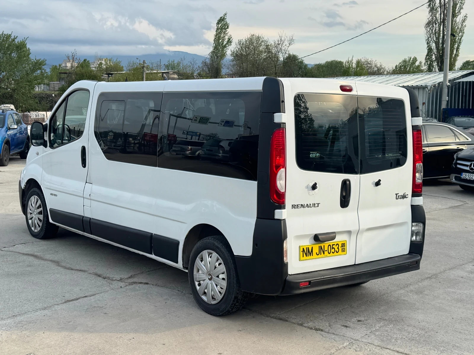 Renault Trafic FACELIFT / 8+ 1 / MAXXI / КЛИМАТИК / 6 ск., снимка 6 - Бусове и автобуси - 54359908