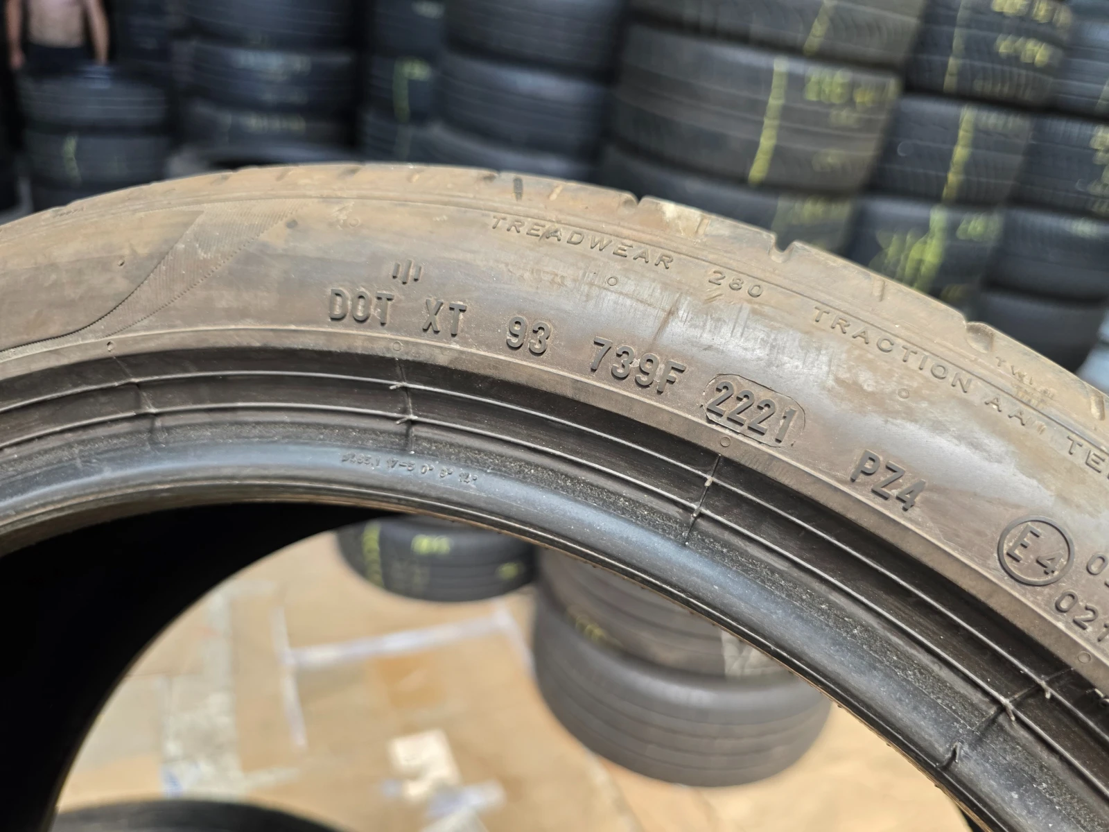 Гуми Летни 245/40R19, снимка 4 - Гуми и джанти - 55482337