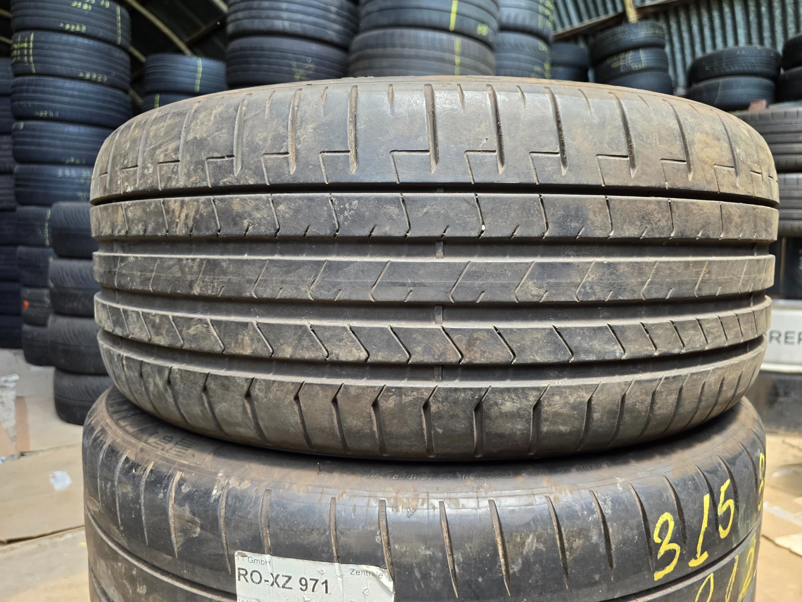 Гуми Летни 245/40R19, снимка 3 - Гуми и джанти - 55482337