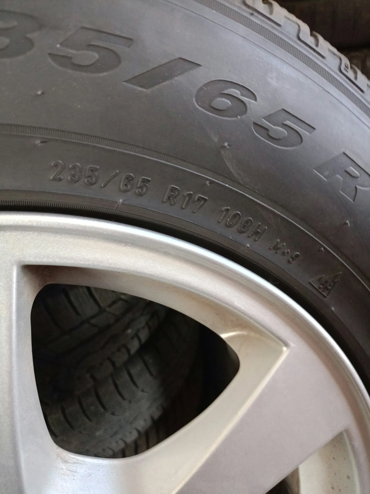 ���� � ������ 235/65R17 �� Volvo XC60 | Mobile.bg � ����������� 2