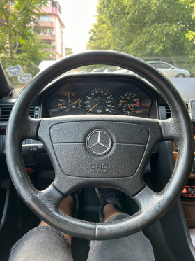 Mercedes-Benz E 200 СЕ, снимка 14 - Автомобили и джипове - 45736675