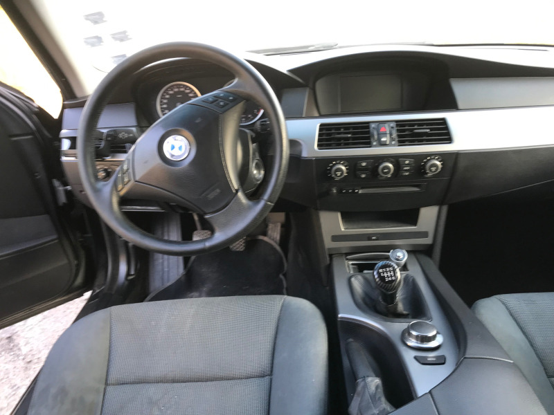 BMW 520, снимка 1 - Автомобили и джипове - 46414817