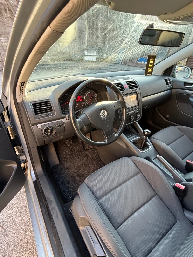 VW Golf 1.6 102 кс !!!, снимка 12 - Автомобили и джипове - 49186524