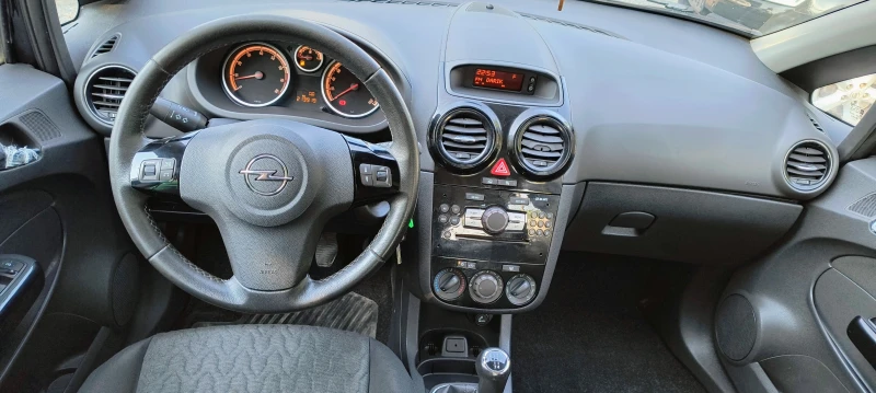 Opel Corsa 1.2, снимка 10 - Автомобили и джипове - 51155852