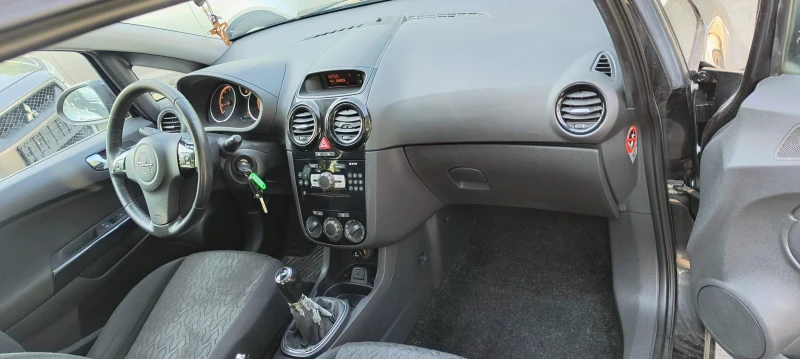 Opel Corsa 1.2, снимка 11 - Автомобили и джипове - 51155852