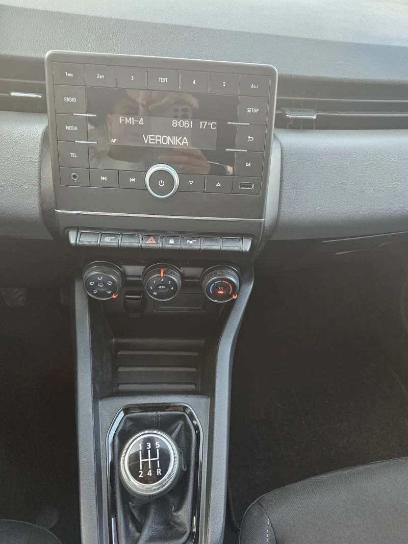 Renault Clio 1.0 TCe 75, снимка 9 - Автомобили и джипове - 51441813