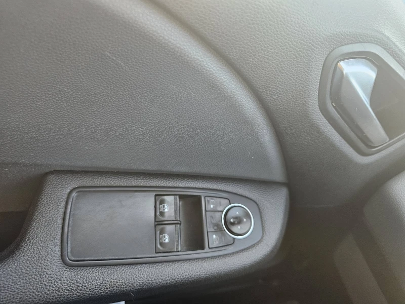 Renault Clio 1.0 TCe 75, снимка 10 - Автомобили и джипове - 51441813