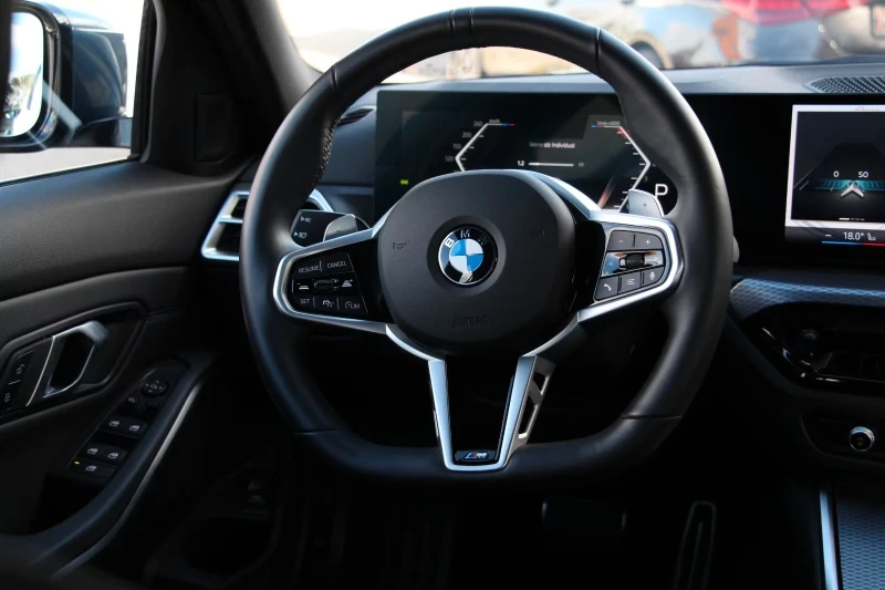 BMW 330 xDrive Touring ACC* LED* , снимка 6 - Автомобили и джипове - 52073873
