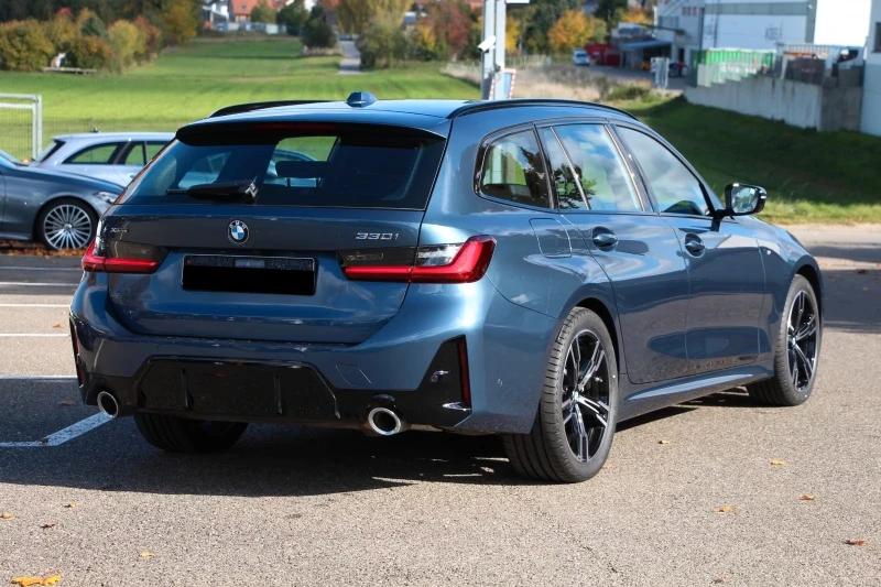BMW 330 xDrive Touring ACC* LED* , снимка 2 - Автомобили и джипове - 52073873