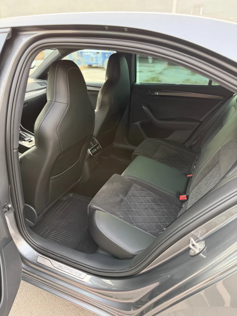 Skoda Superb 2.0TSI * DSG * 4x4 * , снимка 12 - Автомобили и джипове - 52518343