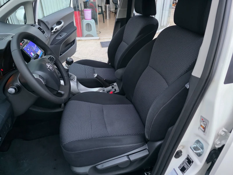 Toyota Auris 1.6 VVTI FaceLift Navi CarPlay Evro 5, снимка 6 - Автомобили и джипове - 52514782