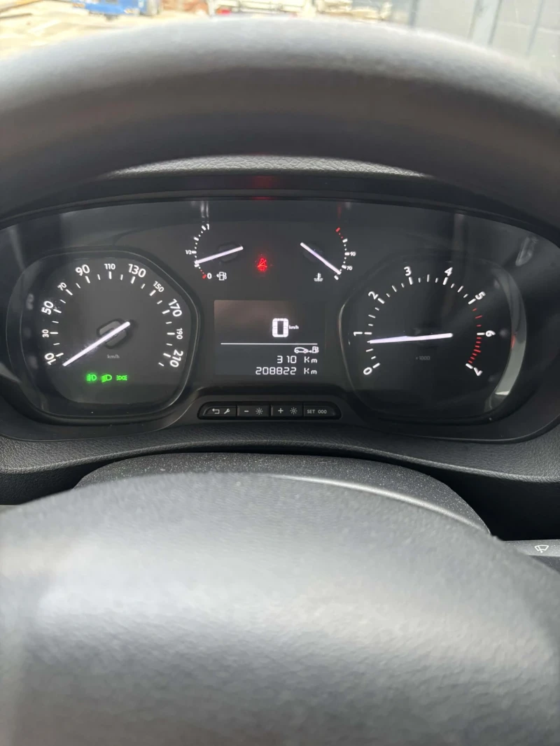 Peugeot Expert, снимка 8 - Автомобили и джипове - 52858536