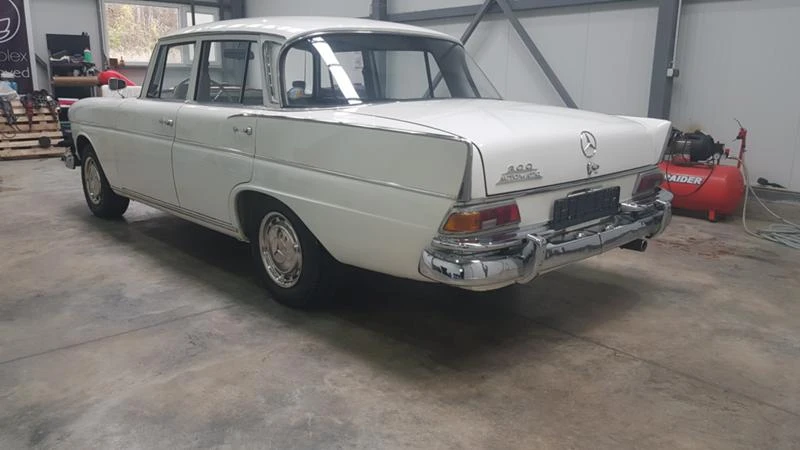 Mercedes-Benz 110 190 benzin, снимка 4 - Автомобили и джипове - 27097754