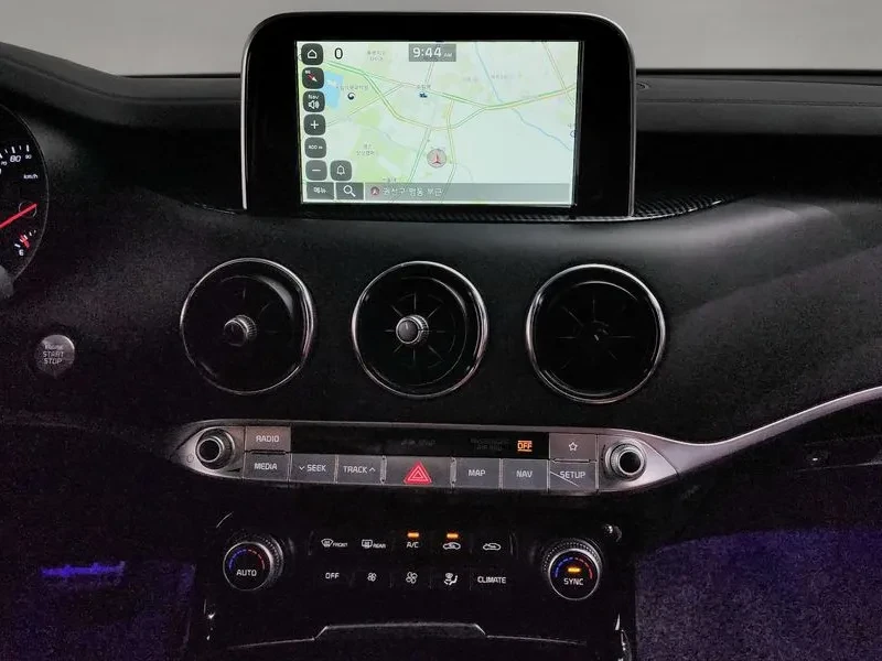 Kia Stinger, снимка 15 - Автомобили и джипове - 52561639