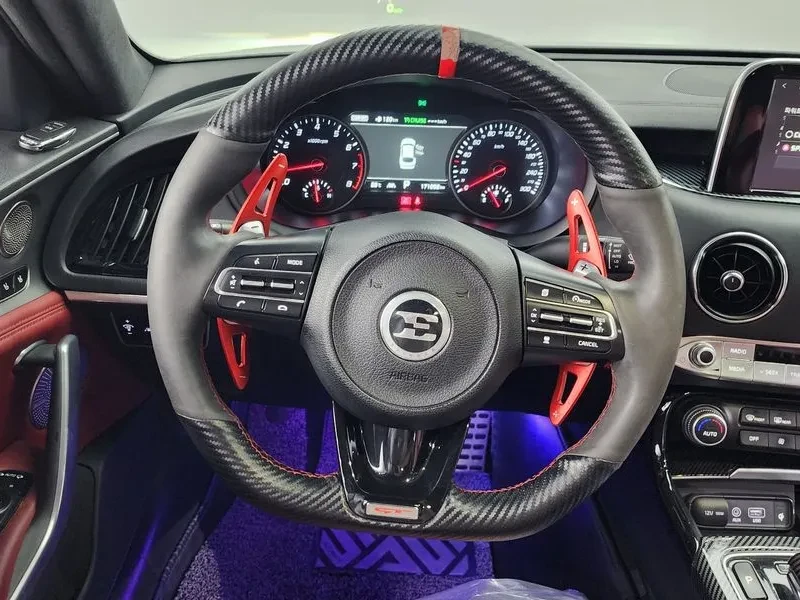 Kia Stinger, снимка 13 - Автомобили и джипове - 52561639