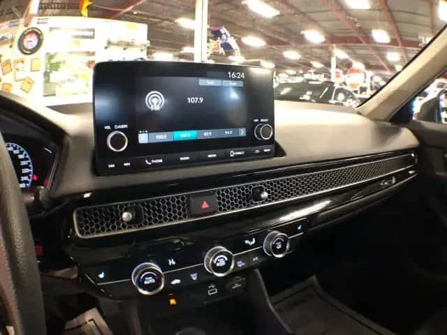 Honda Civic * LX * ДИСТРОНИК * CARPLAY * МЪРТВА ТОЧКА, снимка 16 - Автомобили и джипове - 54182970