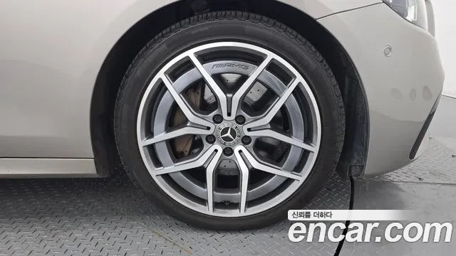 Mercedes-Benz E 220 4MATIC AMG Line | 2021 | Head-Up Display | 360  Ка, снимка 16 - Автомобили и джипове - 54569648