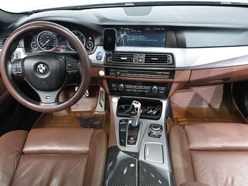 BMW 520 d M | КАМЕРА| HEAD UP| ПОДГРЕВ| ПАМЕТ| PANO, снимка 7 - Автомобили и джипове - 55747420