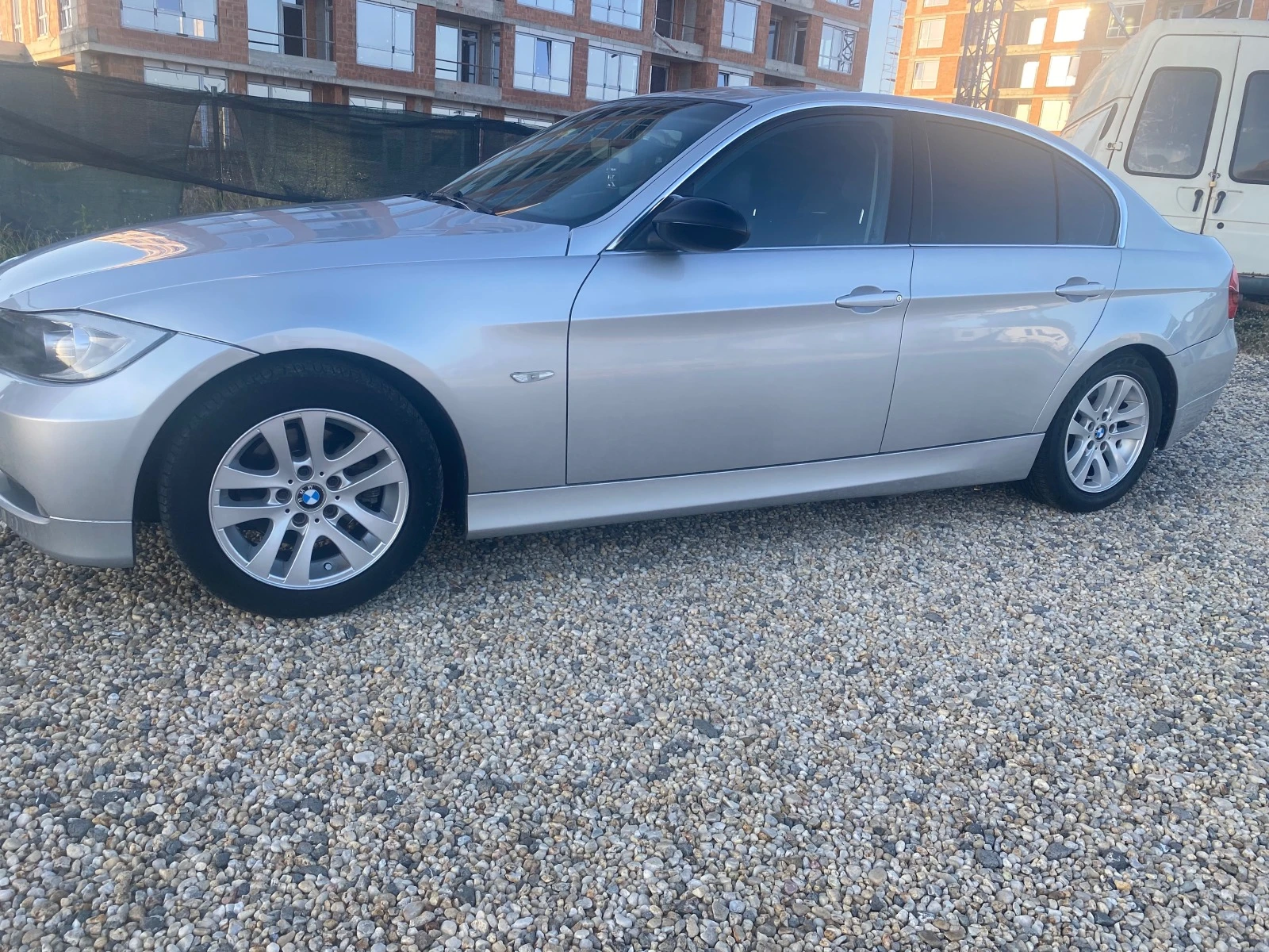 BMW 325 2, 5 218 к нави - изображение 6