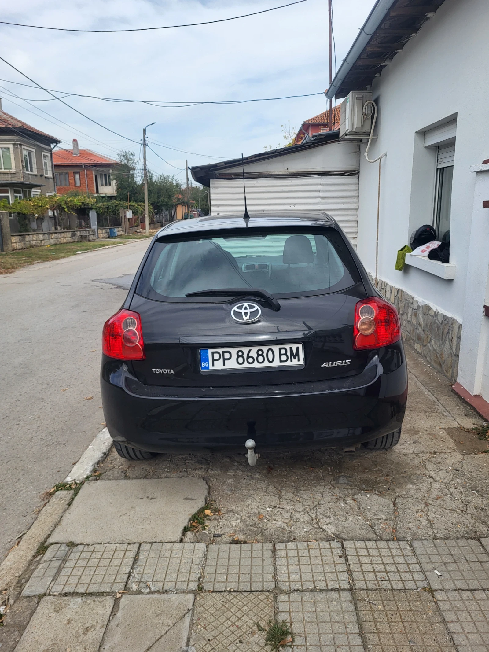 Toyota Auris 2.2 - изображение 4