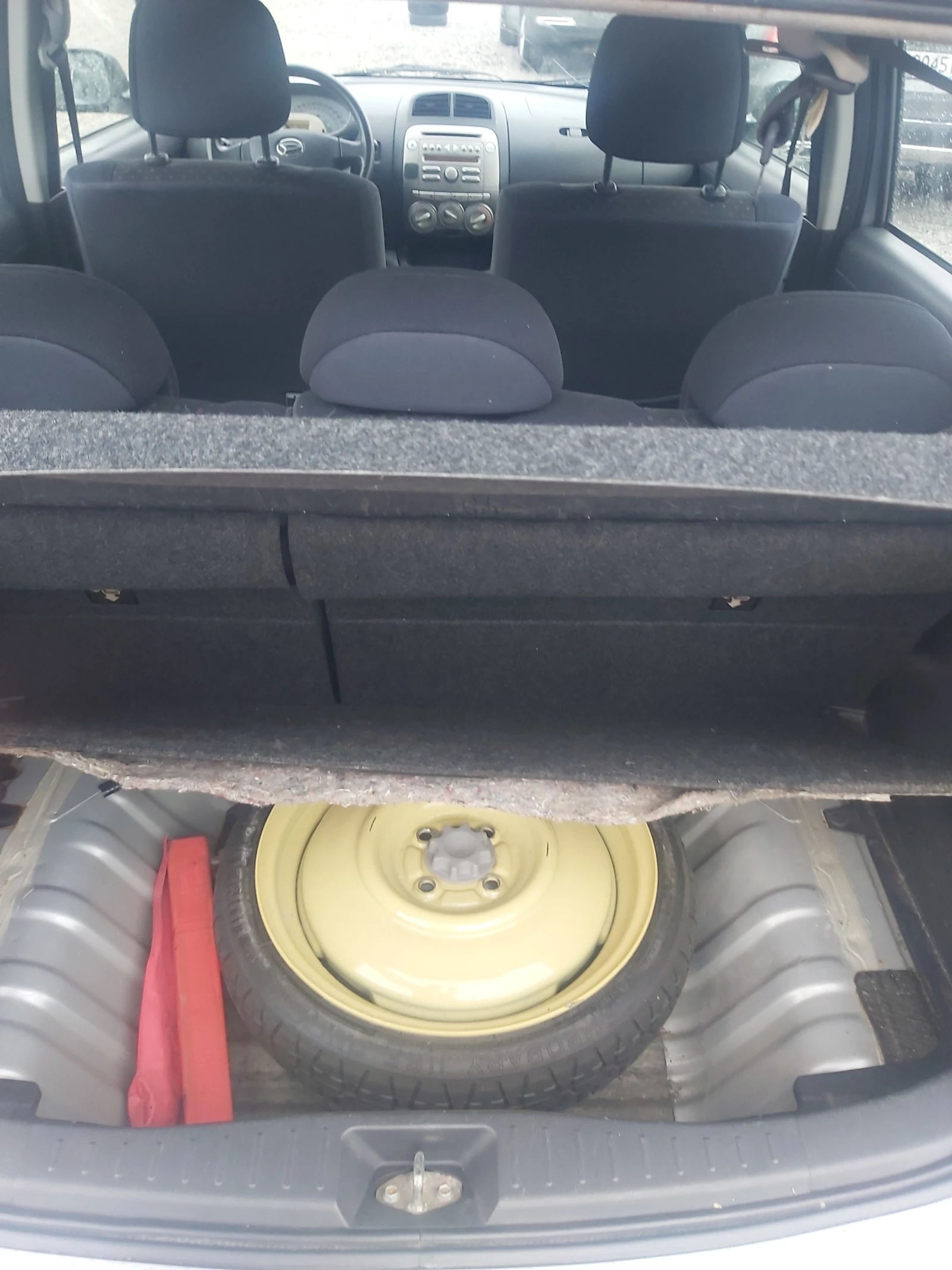 Daihatsu Sirion 1.3 - 87 к.с. 4х4 - изображение 3