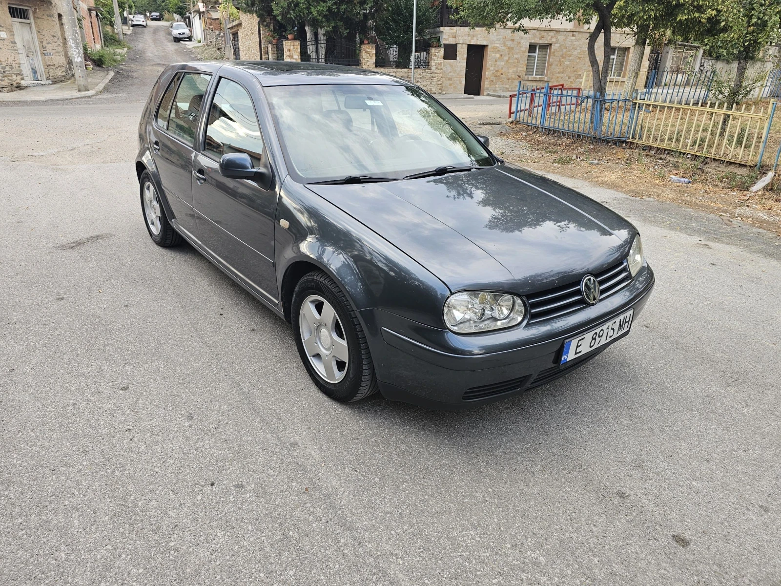VW Golf 1.6 Газ/Автоматик  - изображение 3