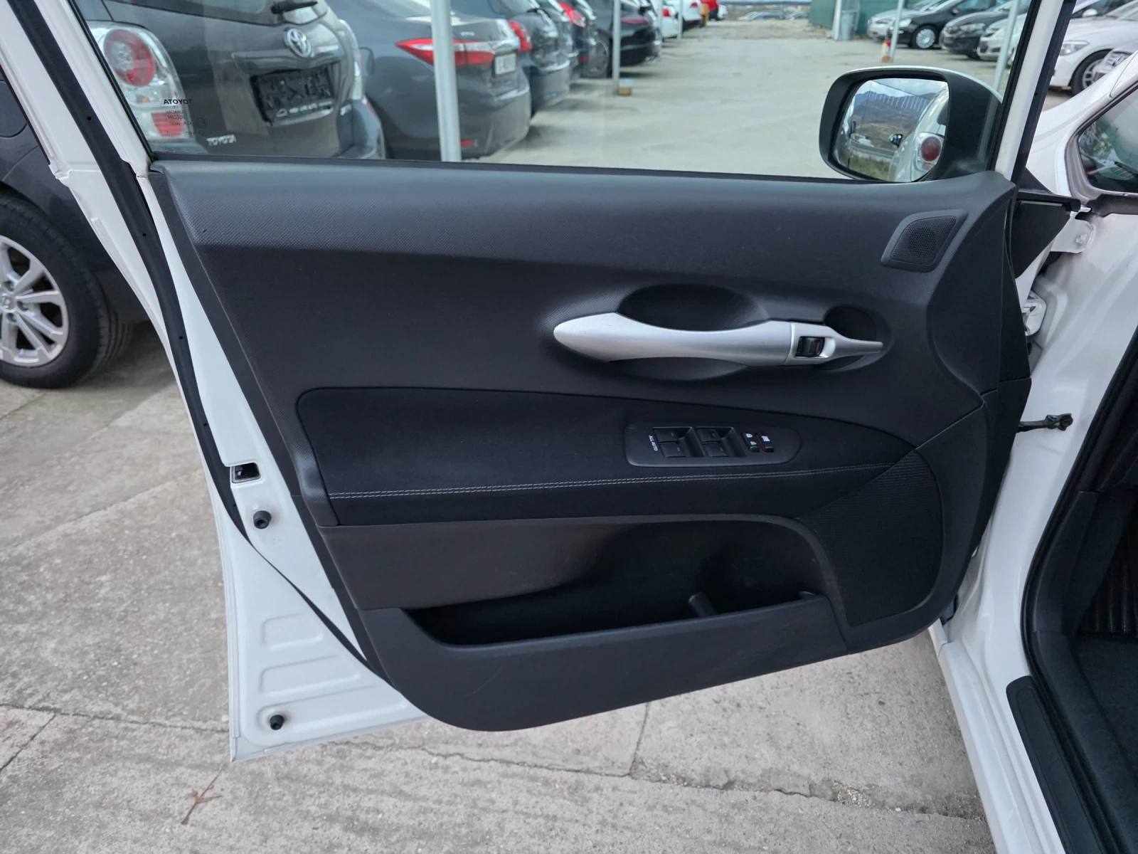 Toyota Auris 1.6 VVTI FaceLift Navi CarPlay Evro 5 - изображение 5