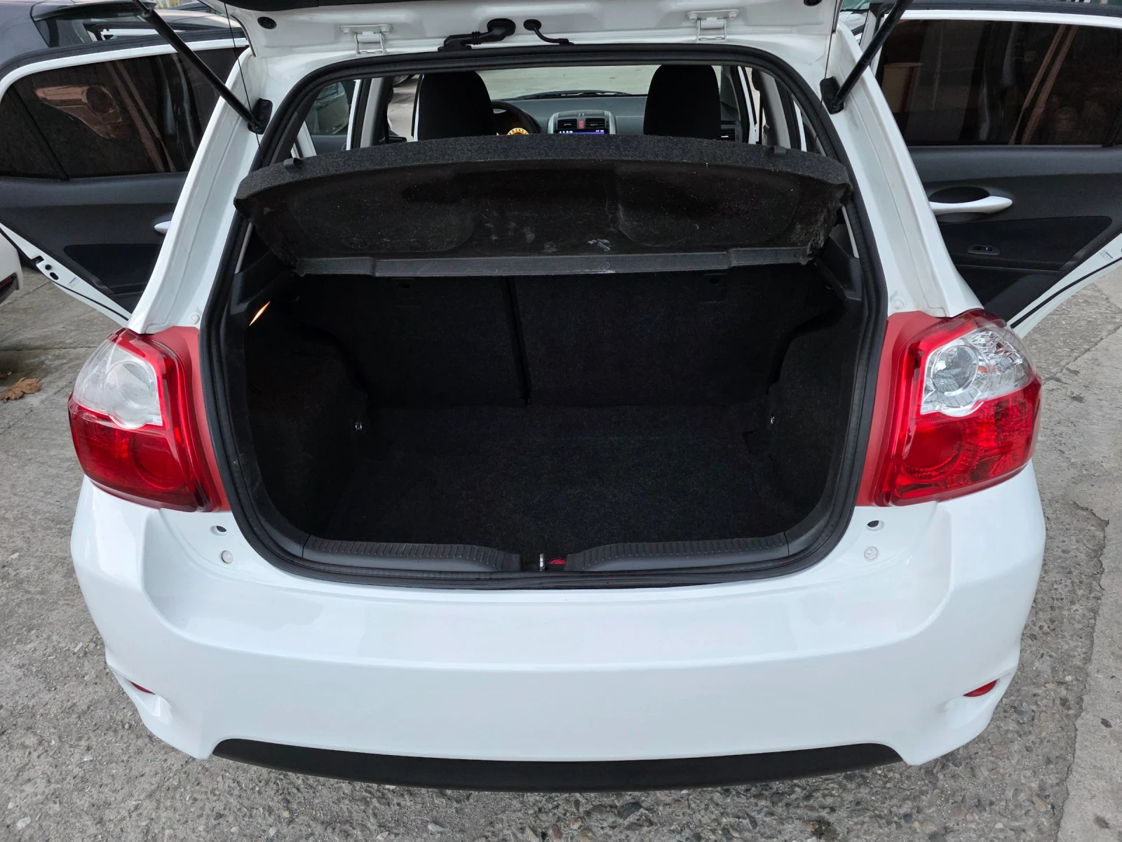 Toyota Auris 1.6 VVTI FaceLift Navi CarPlay Evro 5 - изображение 10