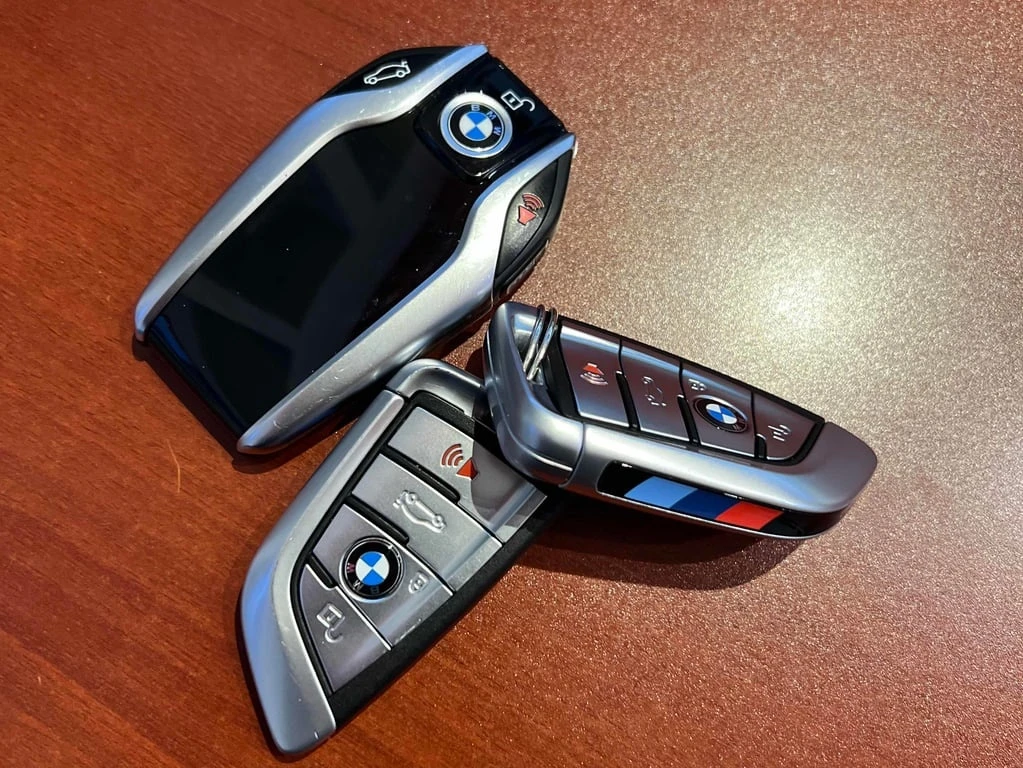 BMW 750 * xDrive Sedan * CARFAX * ���� �� �� | Mobile.bg � ����������� 11