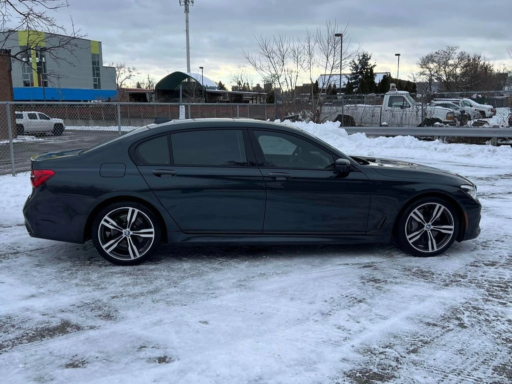 BMW 750 * xDrive Sedan * CARFAX * ЦЕНА ДО БГ - изображение 5